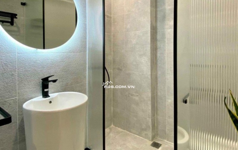Cho thuê Nhà KD, VP, Nhà Hàng, Mai Hắc Đế, thang máy; vỉa hè 113m2* 5T- 45 Tr